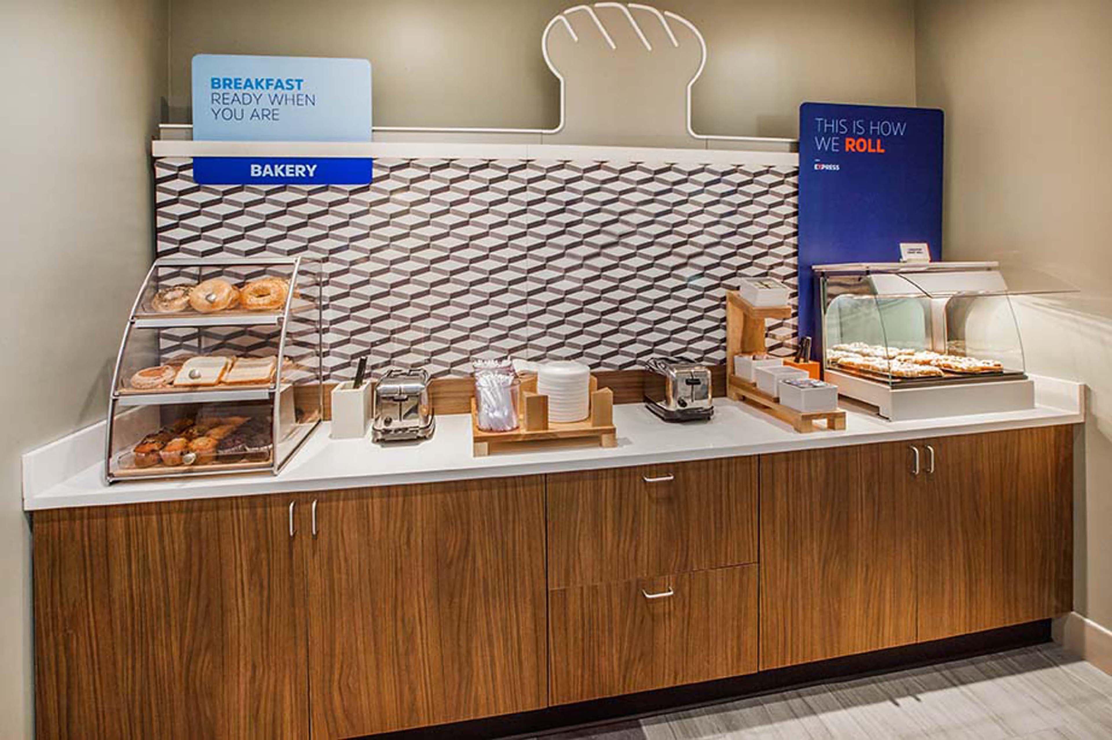Holiday Inn Express Tallahassee By Ihg Zewnętrze zdjęcie