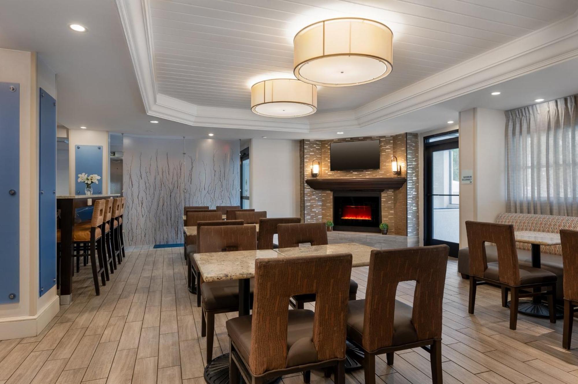 Holiday Inn Express Tallahassee By Ihg Zewnętrze zdjęcie
